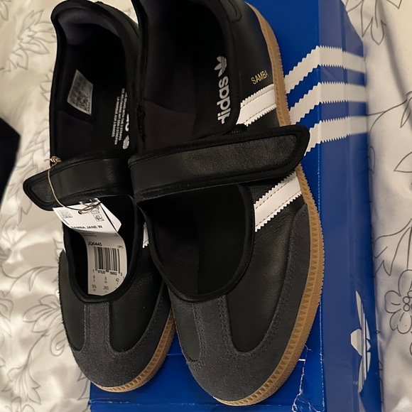 Adidas Black and White Samba Jane’s 9.5 NIB - Picture 10 of 10